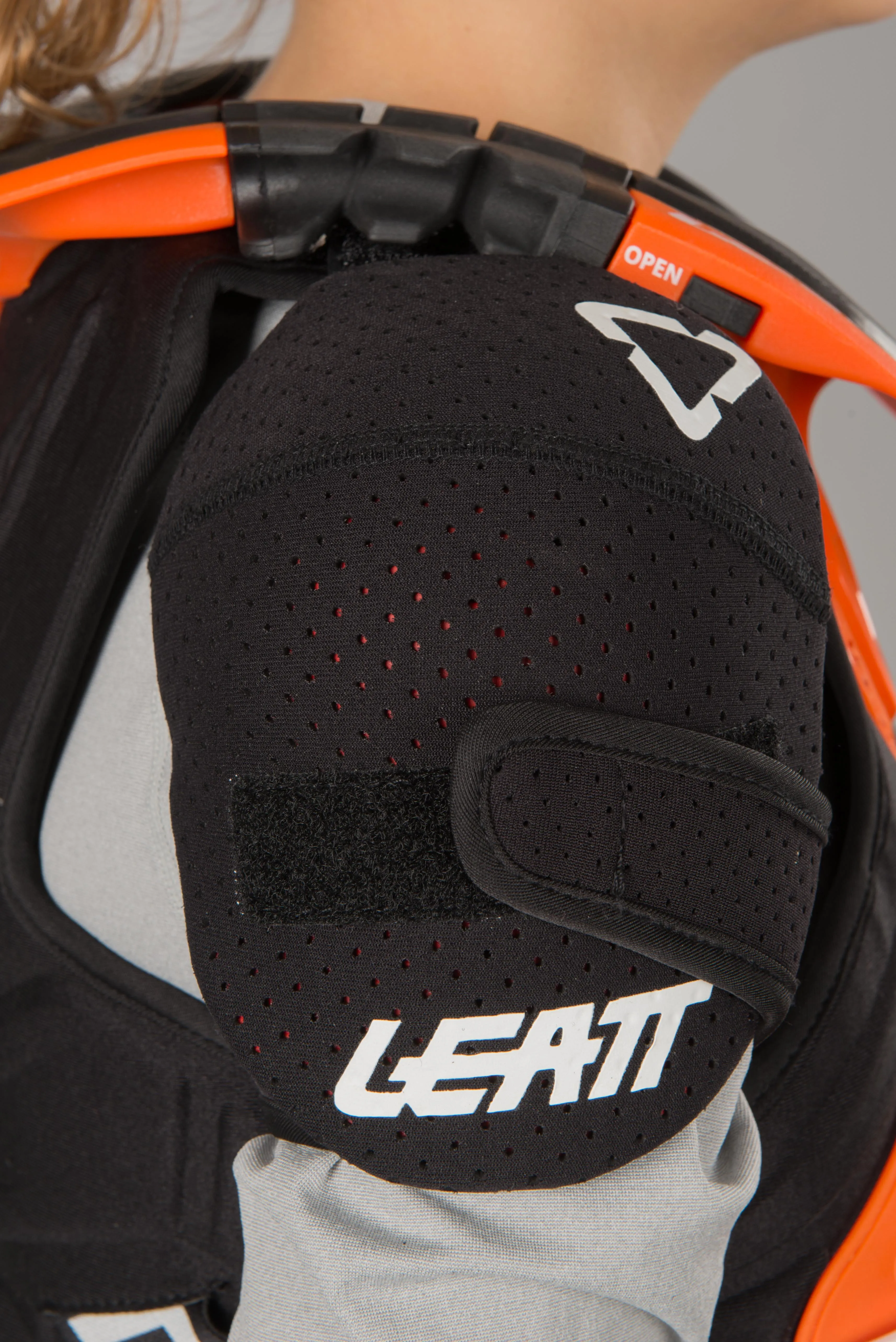Peto Leatt 2.0 Junior Naranja